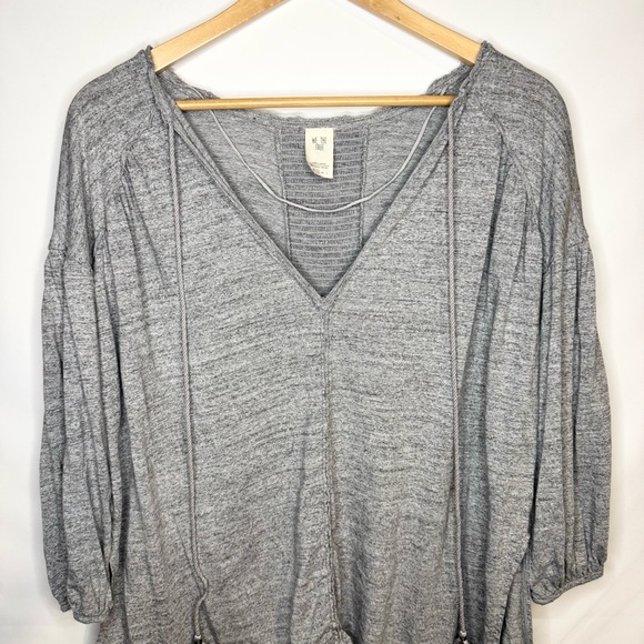 We The Free - Free People Just a Henley 3/4 Sleeve Gray Boho Blouse Size S - Picture 4 of 8